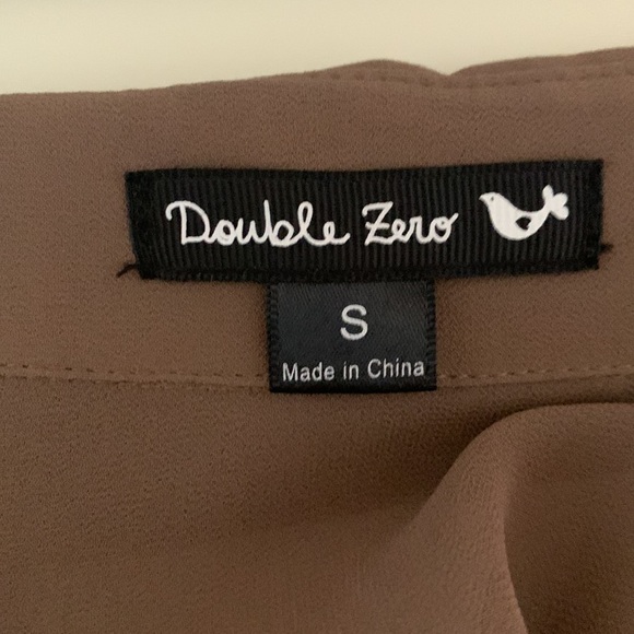 DOUBLE ZERO Taupe-Brown wrap dress with faux suede tie & Ruffled bottom Size S - Picture 10 of 12